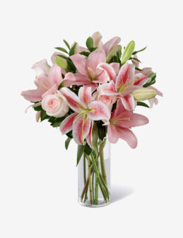 Arreglo de Rosas Rosas y Lirios en Florero de Cristal – Brisa Rosada