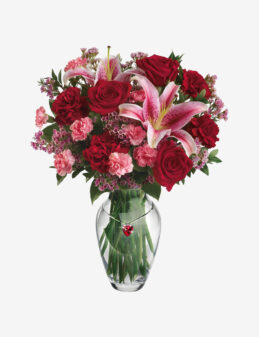 Arreglo Romántico de Rosas y Lirios – Corazón de Rosas y Lirios