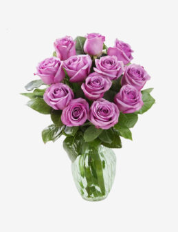 Arreglo de 24 Rosas Lavanda en Florero de Cristal – Encanto Lavanda